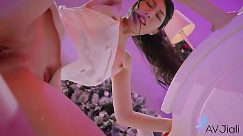 Jiaxin si gadis Tiongkok montok dengan payudara besar dan memek basah yang sudah dicukur siap untuk ditiduri.