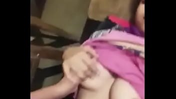 Judul alternatif: “Nafsu Menggelegak di Ranjang, Aku Tak Bisa Menahan Diri untuk Tidak Menggila Bersamamu”