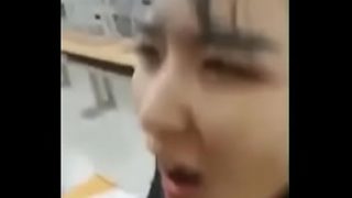 Mahasiswa yang haus akan petualangan ranjang