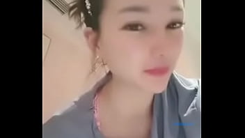 Rekaman Langsung: Cewek Asia Menggoda Tukang Pijat dengan Rayuan Mesra