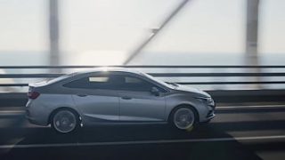 CHEVROLET CRUZE 2017: Sensasi Erotis di Balik Setir, Iklan TV Korea yang Menggoda