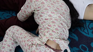 Pesta Seks Keluarga India Panas dengan Video Porno Desi HD Berbahasa Hindi