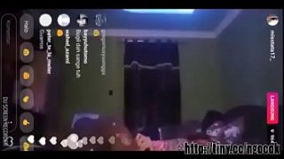 Nyanyian Malam Penuh Nafsu di Bilik Karaoke