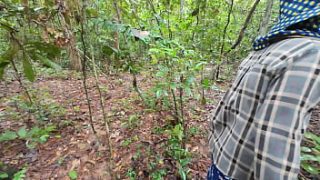 Warga Desa Thailand Bercinta di Hutan Terbuka Rekaman 4K Panas