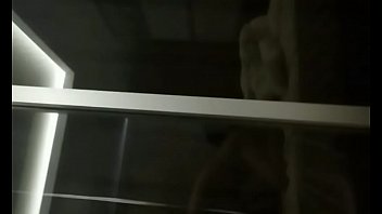 Gadis Muda Mengulum Kontol di Live Bigo