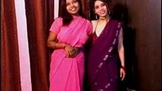 Video panas lesbian India: dua kekasih perempuan bercinta dengan penuh gairah
