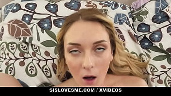 Charlotte Sins, Si Manis Nakal yang Bolos Sekolah dan Nikmati Waktu Mesra Berdua dengan Kakak Tirinya
