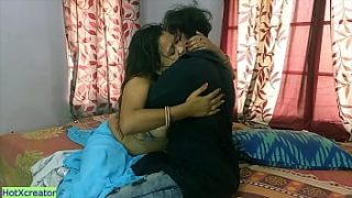 Bokep India panas: Bhabhi montok dengan payudara besar dan suara mesum Hindi yang jelas