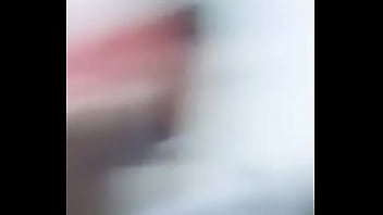 Desi yang menggoda dengan mulut penuh nafsu