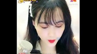Gadis Seksi Asia Menggoda di Live Streaming Uplive