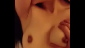 Gadis Tionghoa yang menggoda dan memikat