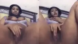 Alin Berhijab Mengocok Memek Tembemnya yang Menggoda