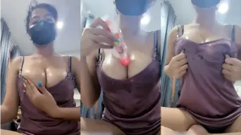 AwwBabyy Remas Payudara Sambil Menggoyang Pantat