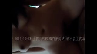 Amateur Asia Cina menunggang dengan gaya cowgirl yang menggairahkan