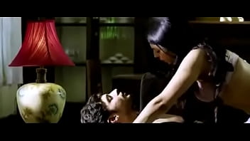 Adegan Panas dan Menggoda di Film Bollywood