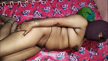 Mama melayani nafsu anak dengan mulut menggoda