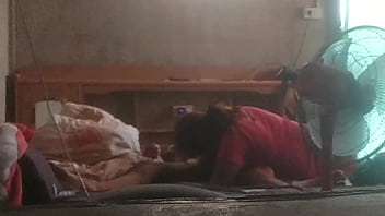 Gadis Asia Mungil dan Menggoda Buatan Rumahan