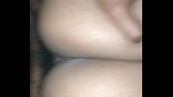Mendengar Suara Mesra Pacar Saat Bercinta