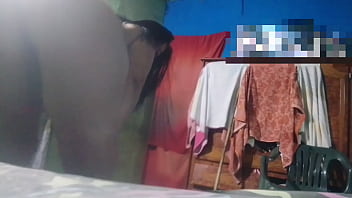 Morena memamerkan pantatnya yang montok agar ipar lelakinya bisa memuaskan nafsunya