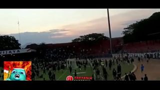 Budaya Baku Hantam Ala Suporter Indonesia yang Bikin Bergairah