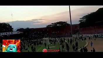Budaya Baku Hantam Ala Suporter Indonesia yang Bikin Bergairah