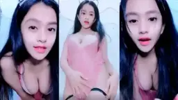 Gadis ABG Cantik dan Nakal Tampil Live dengan Aksi Menggoda