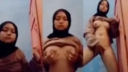 Gadis SMP Berhijab, Payudara Montok, Mengocok Memek