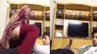 Ibu mertua menggoda dan mengisap kontol teman anaknya dalam adegan panas Bangladesh