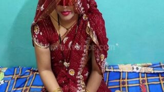 Istri melunasi sewa suami dengan menggoyang temannya di ranjang