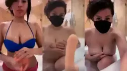 Jugo Payudara Montok Bulat Menggoda di Kamar Mandi