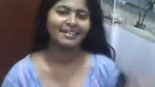 Malam panas bhabhi desi telanjang bulat di kamar mandi