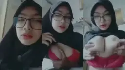 Nadira Terguncang, Hijab Hitam dan BH Merah Menggoda