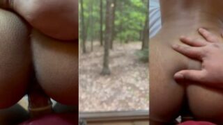 Pasangan mesra menikmati pemandangan sambil bercinta dalam video porno