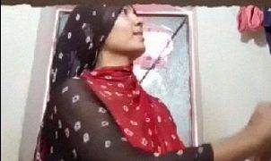 Video Mandi Telanjang Bhabhi Desa yang Menggoda