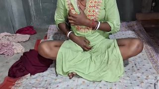Desi Sali Menggoda dengan Gaun Salwar Ketat, Video Anal Seks India Paling Hot