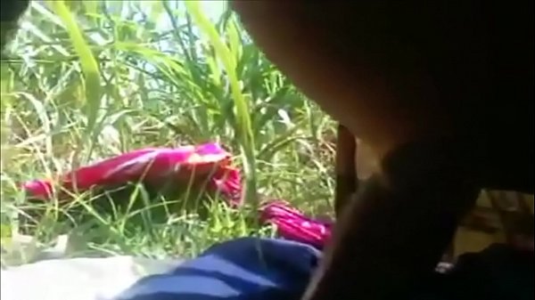 Gadis Remaja Desi Digencet Keras di Tengah Hutan
