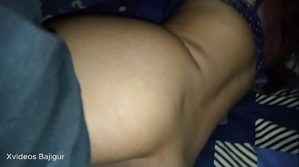 Kuli bangunan tegap pamer kontol besar, baju kerja kotor belum ganti langsung ajak ngentot