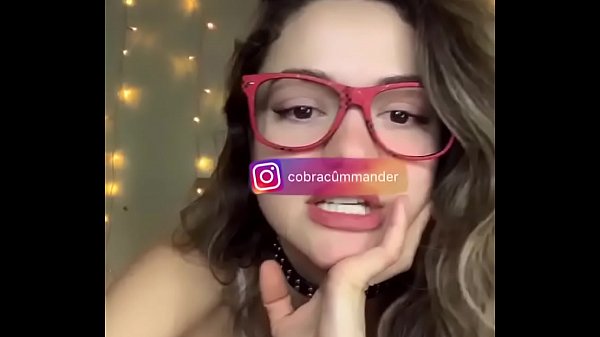 Tarian Rusia yang menggoda dan aksi downblouse panas di Bigo