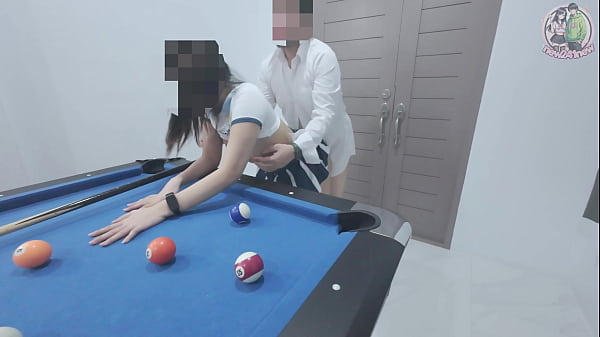 Gadis Thailand Naik ke Meja Biliar… Lalu Dihardcore Sampai Menggila!