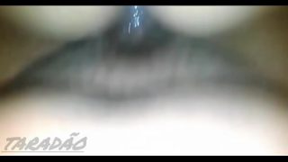 Indo rola no cu, puta safada
