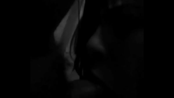 Gadis Latina menggila melahap batangku tanpa henti