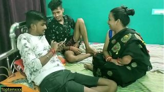 Istri seksi India dibagi untuk teman! Adegan ranjang panas asli