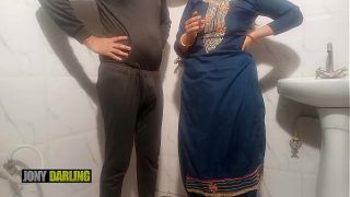 Bhabhi Punjabi Tersepak Bihari di Kamar Mandi Sambil Ngelem, Suara Mesum Hindi dan Punjabi Bergema