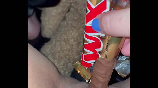 KOPI CAPPUCCINO & TWIX CHOCOLAT DALAM MEMEK PINK PERAWAN KETATKU YANG BARU 18 TAHUN-FETISH MAKANAN MESUM-MASTURBASI & ERANGAN PANJANG GADIS PORNO-PALING ENAK AMATIR SAUDI-PUTIH SALJU ARAB-LOS ANGELES-PENGEN BBC USA