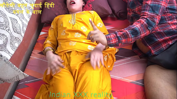 Gadis India Cantik dengan Bulu Ketiak yang Menggoda