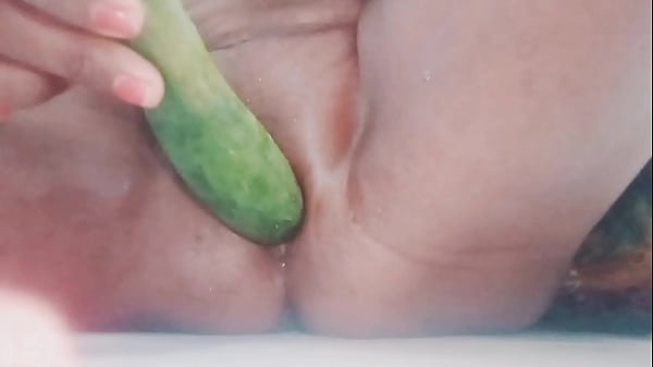 Desi Bibi yang Menggoda dan Penuh Nafsu