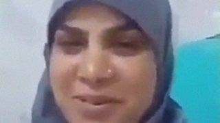 Gadis Bengali seksi pamer payudara dan vaginanya