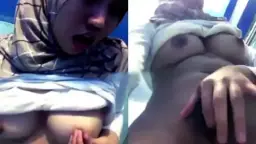 Gadis Berhijab yang Menggoda dan Liar