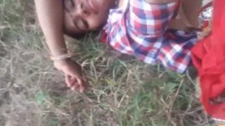 Khule maidan mein garmi bhari XXX dehati chudai