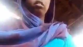 Video mesum gadis desa menggoda diri sendiri
